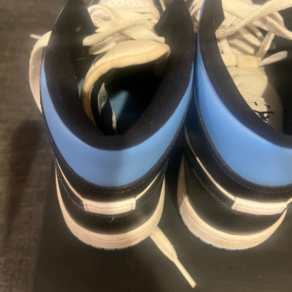 Air Jordan 1 Mid "Black/White/University Blue" sneakers size 6 like new - Picture 4 of 10